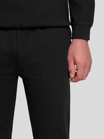 Lyle & Scott Regular Pants in Black