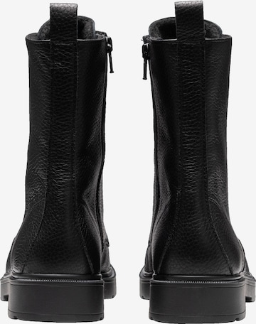 VITAFORM Chelsea Boots in Black