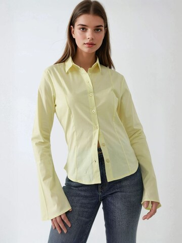 Camicia da donna di Hiccup in giallo: frontale
