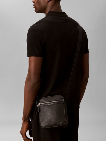 Sac à bandoulière Calvin Klein en noir : devant