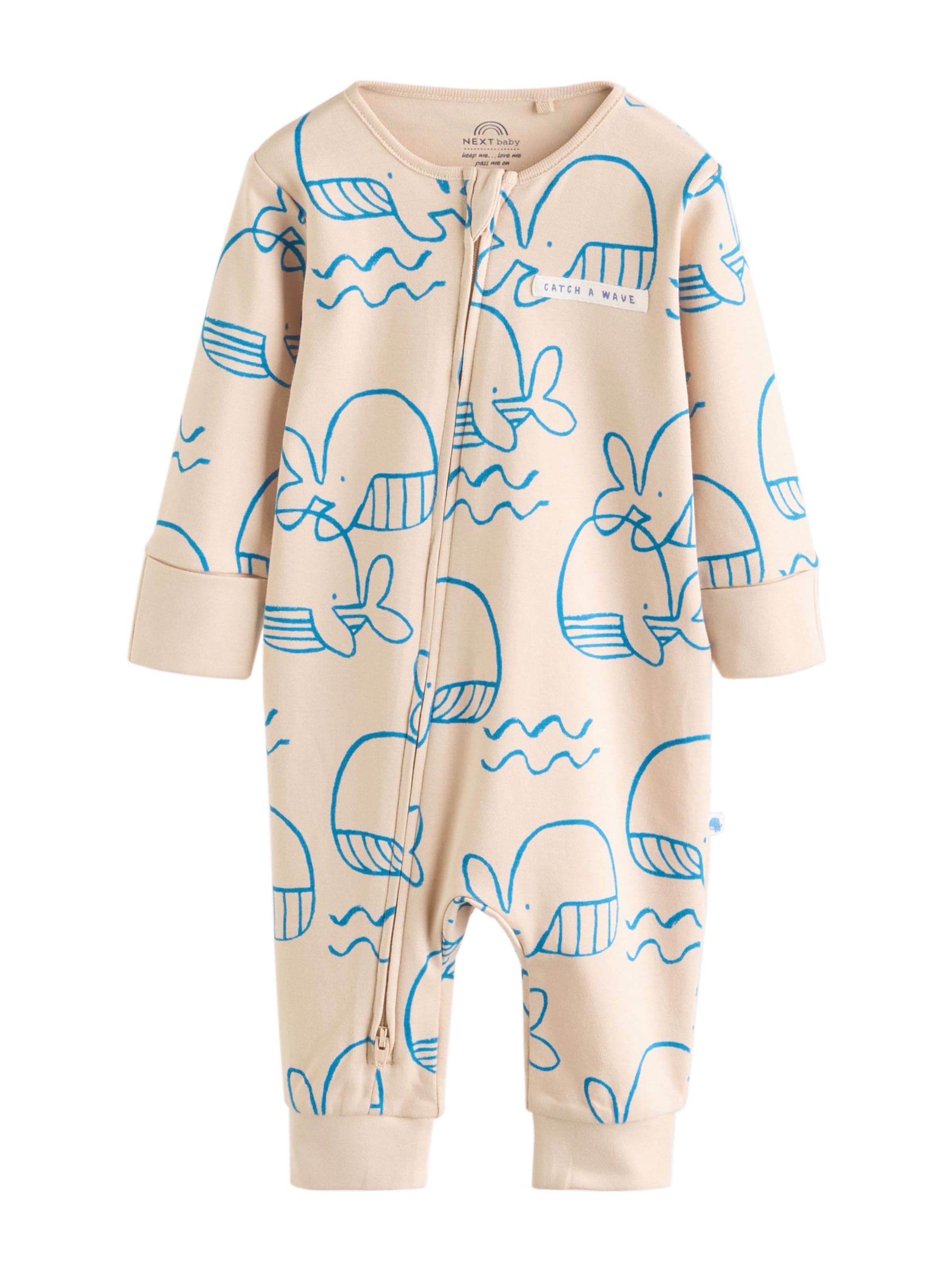 Pijamale de la Next pe bej