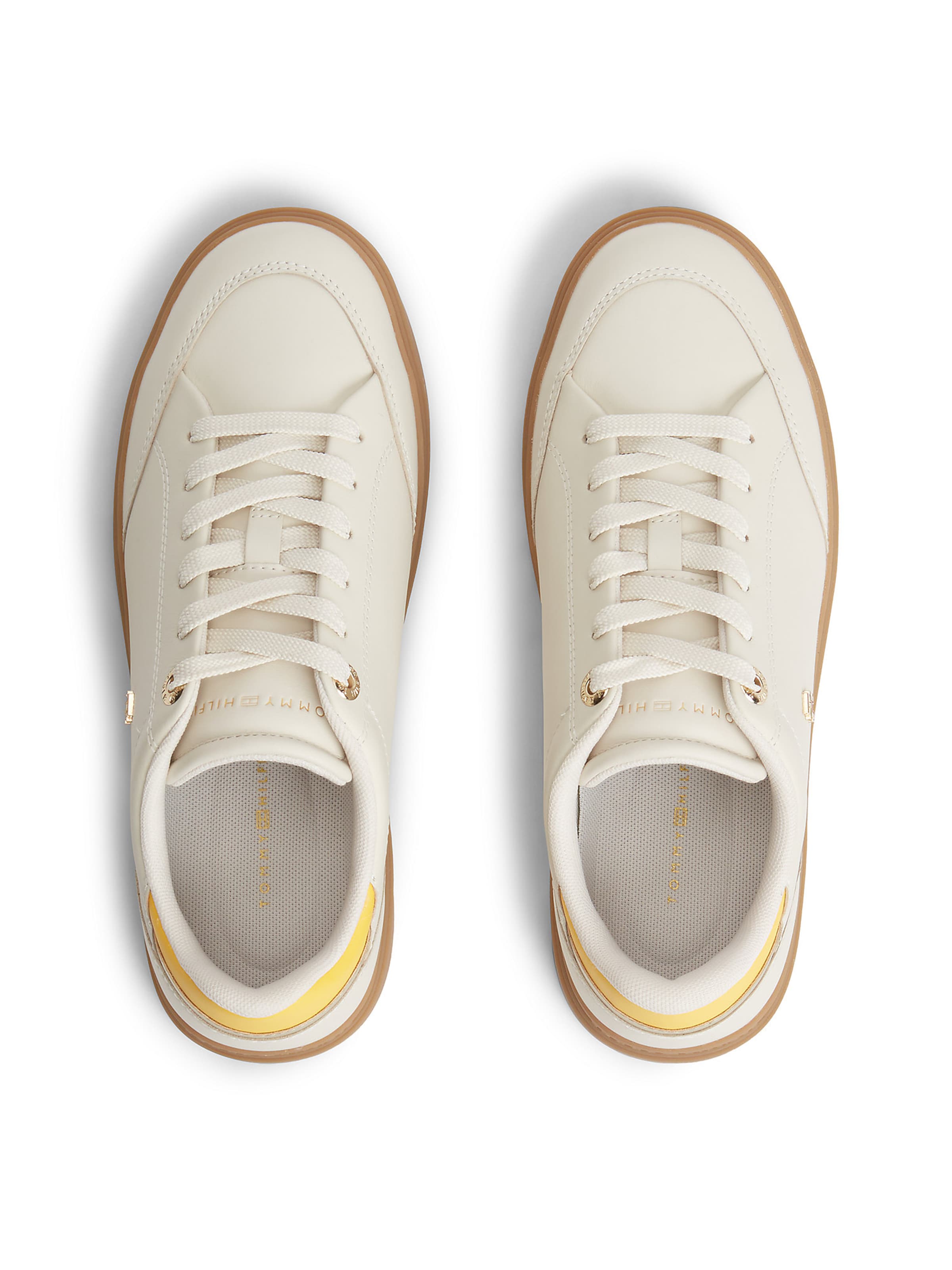 TOMMY HILFIGER Sneaker in Beige