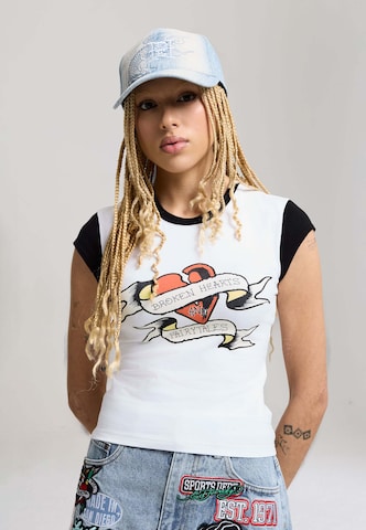 Ed Hardy - Camiseta 'Broken Hearts' en blanco: frente