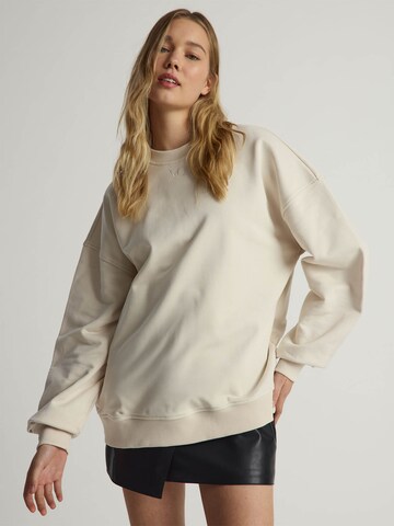 VERSTIQUE Collegepaita värissä beige: etupuoli