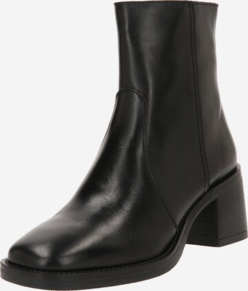 BULLBOXER Ankle Boots in Black: front