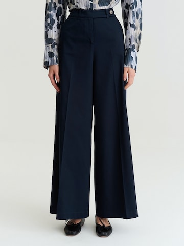 TATUUM Baggy Pants in Blue: front