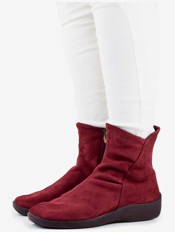 Arcopedico Ankle Boots in Red: front