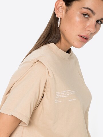 Tricou 'AMBER' de la Public Desire pe maro