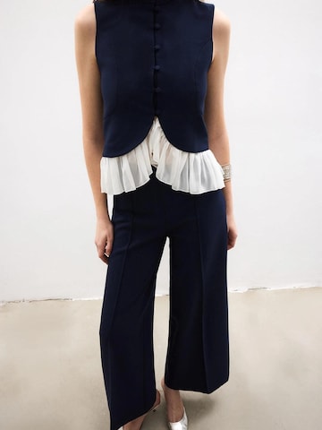 Gilet 'Crepe Vest With Chiffon Detail' Touché Privé en bleu
