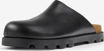 CAMPER Clogs 'Brutus' in Black: front