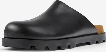 CAMPER Clogs 'Brutus' in Black: front