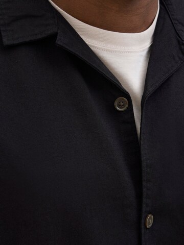 Jack & Jones Plus Comfort Fit Skjorte i sort