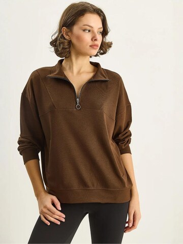 Felpa di Bianco Lucci in marrone