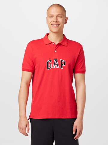 GAP Тениска в червено: отпред