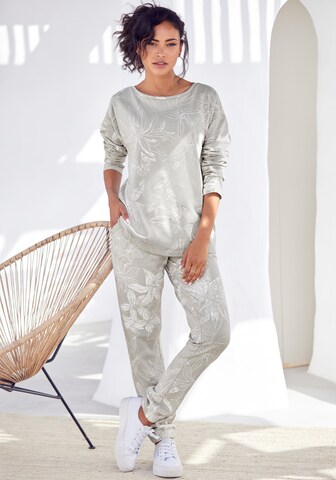 Tapered Pantaloncini da pigiama di LASCANA in grigio: frontale