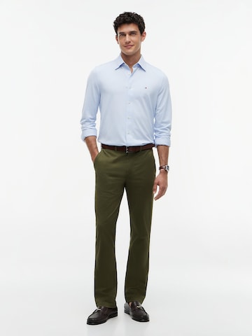 TOMMY HILFIGER - regular Pantalón chino 'DENTON ESSENTIAL' en verde