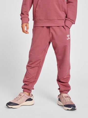 Hummel Tapered Broek in Roze: voorkant