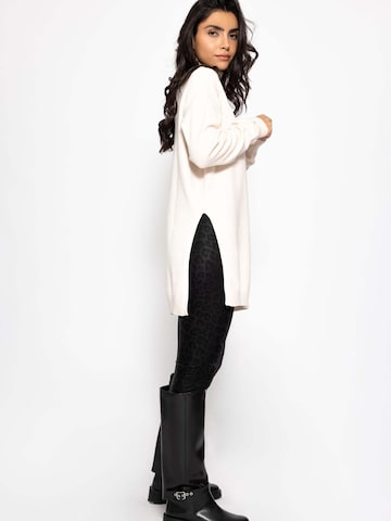 SASSYCLASSY Sweater in White