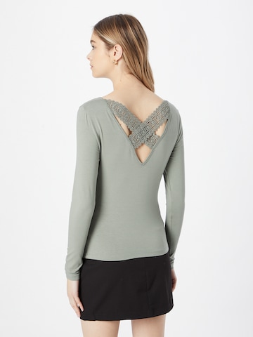 ABOUT YOU Shirt 'Doro' in Groen