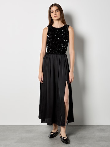 Apricot Velvet Sequin Bodice Midi Dress ' ' in Schwarz: Vorderseite