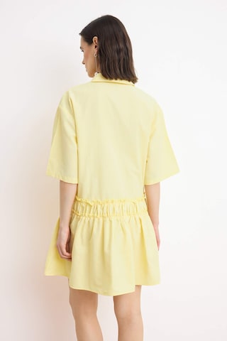 Trendyol - Vestido camisero en amarillo