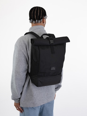 Johnny Urban Backpack 'Allen Medium' in Black: front