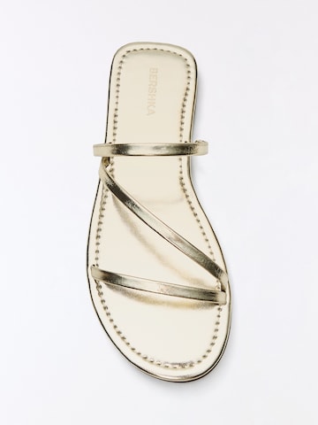 Infradito di Bershka in oro