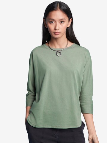 Next Shirt in Green: front