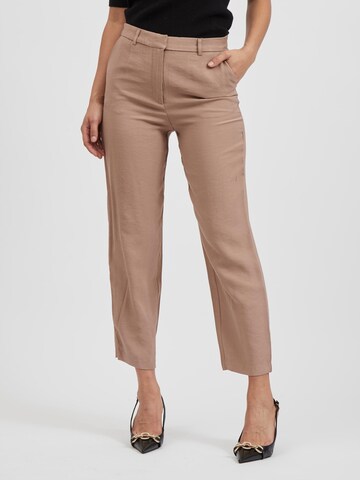 VILA Loose fit Trousers 'Stacie' in Brown: front
