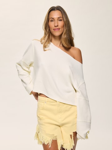 Kamila Šikl Shirt in Wit: voorkant