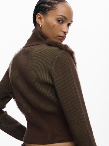 Pulover de la Desigual pe maro