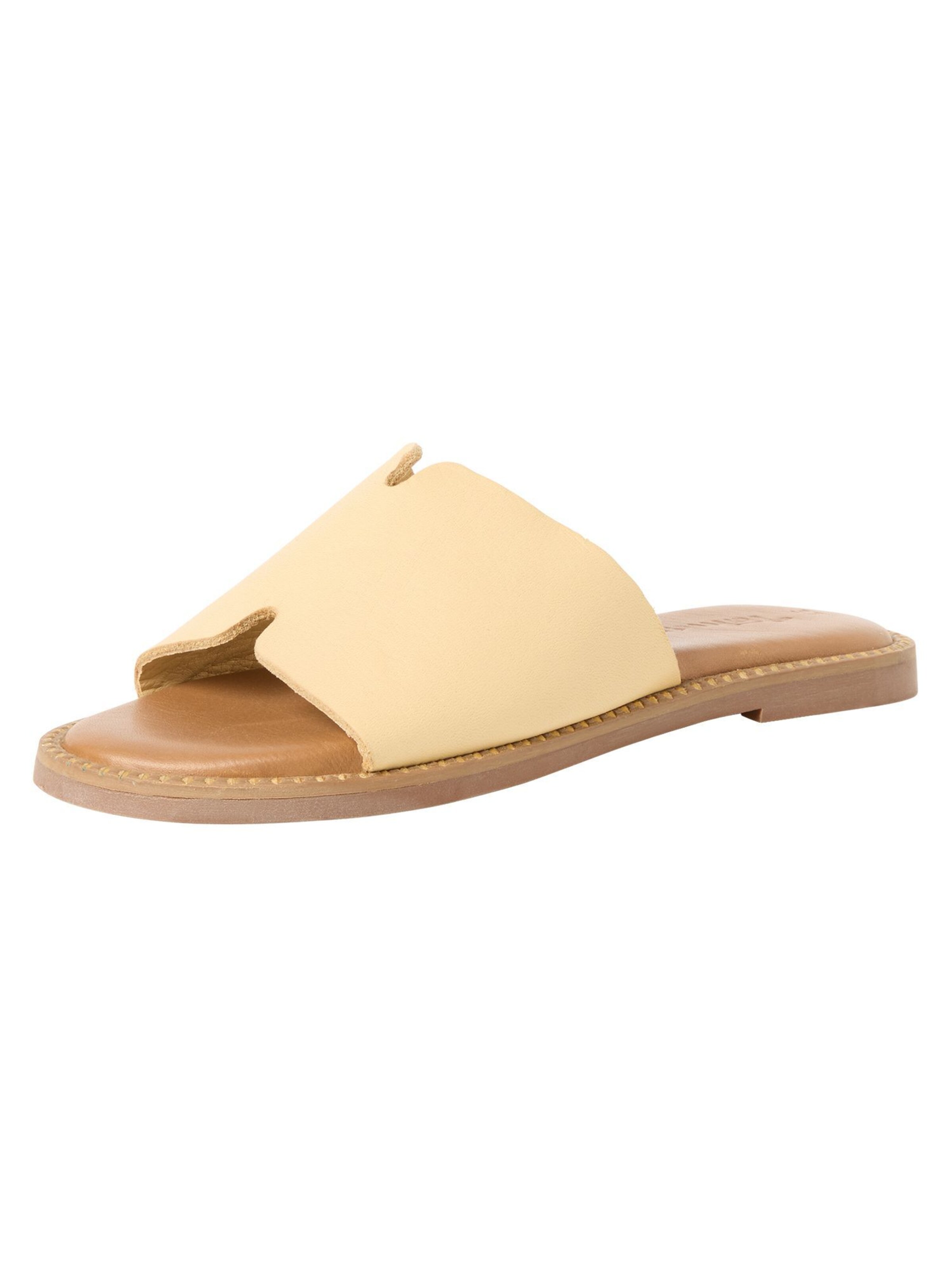 Zoccoletto di Tamaris in bianco: frontale