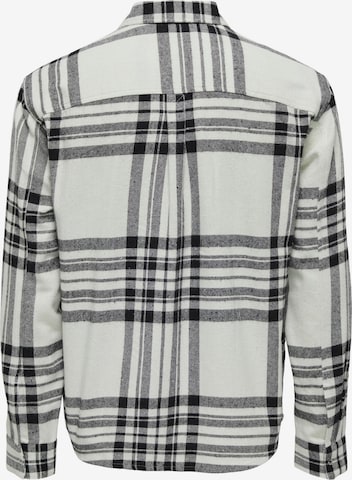 Only & Sons - Ajuste regular Camisa 'TABB' en blanco