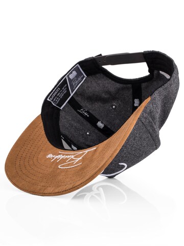 Blackskies Cap 'B Script' in Grey