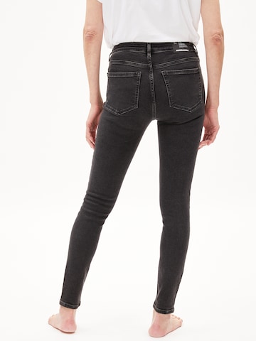 ARMEDANGELS Skinny Jeans 'Tilla' in Zwart