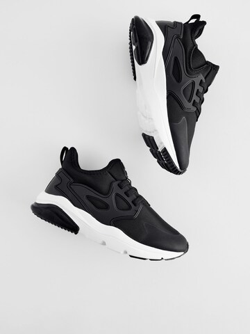 Sneaker di Next in nero