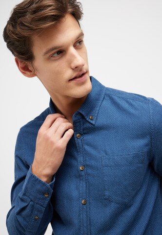 MUSTANG Regular fit Button Up Shirt in Blue