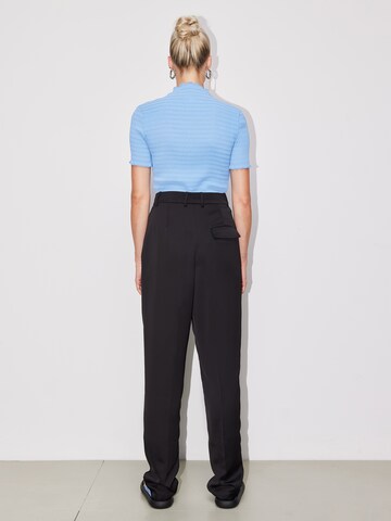 Loosefit Pantalon à plis 'Carolina' LeGer by Lena Gercke en noir : derrière