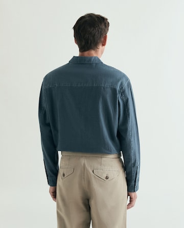 Coupe regular Chemise ' ' Scalpers en bleu