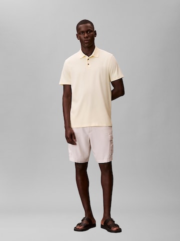 T-Shirt Calvin Klein en jaune