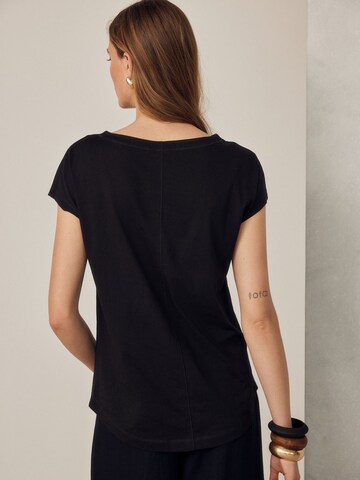 Tricou de la Next pe negru