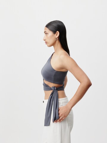 Top 'Leia' di LeGer by Lena Gercke in grigio
