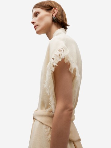 Gilet di Adolfo Dominguez in beige