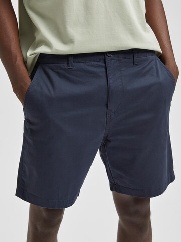 SELECTED HOMME Regular Shorts in Blau