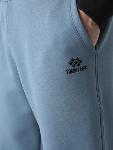 Tommy Life - Skinny Calças de desporto 'Jogginghose' em azul