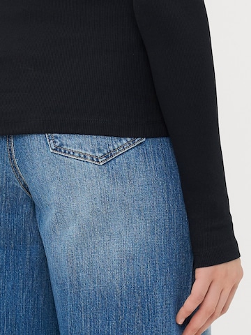 Vero Moda Tall Shirt 'VMCHLOE' in Zwart