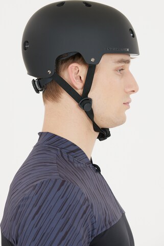 ENDURANCE Helmet in Black