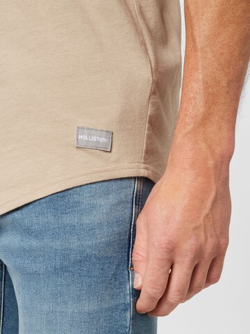HOLLISTER T-Shirt in Braun