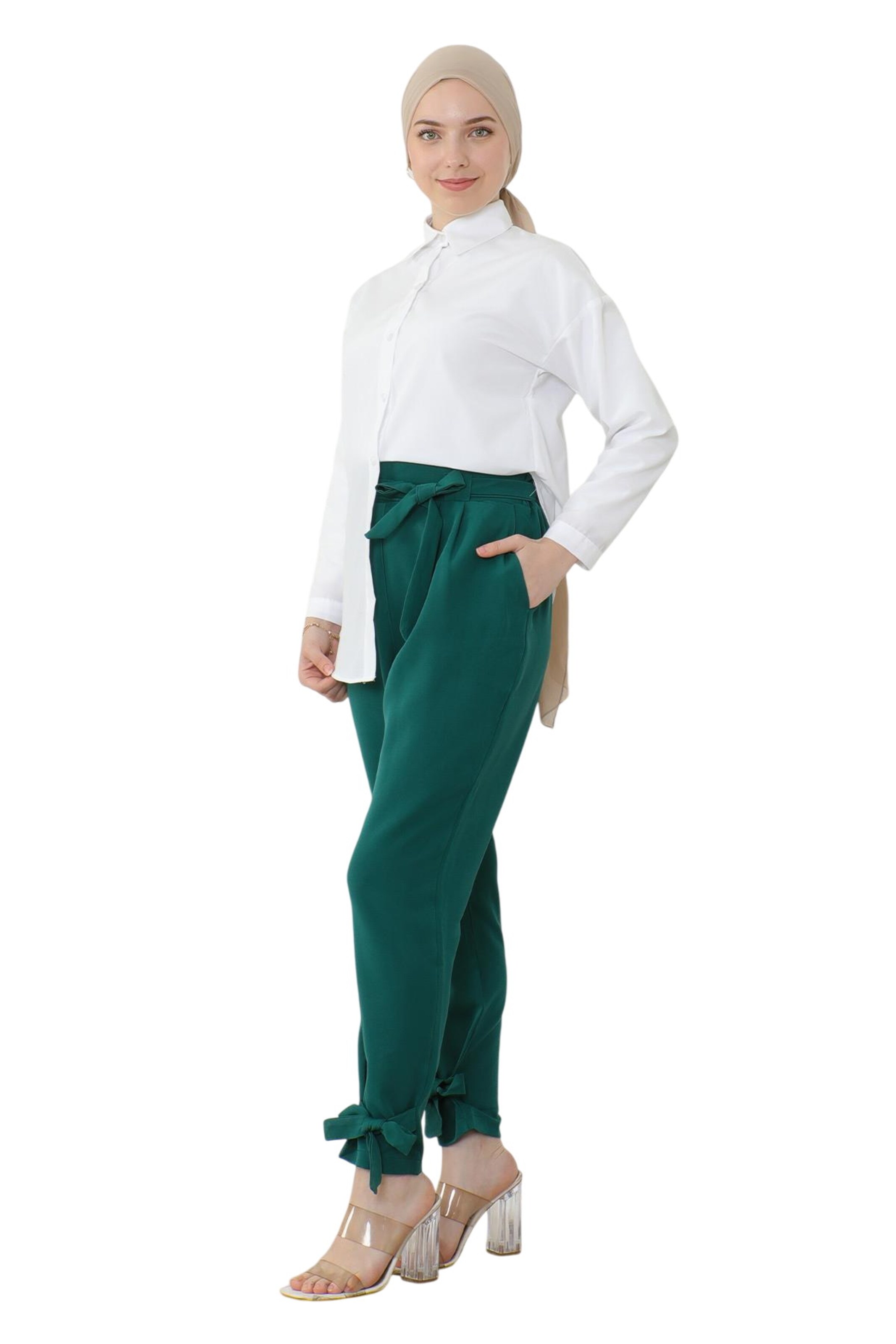 MODAMIHRAM Tapered Hose in Grün