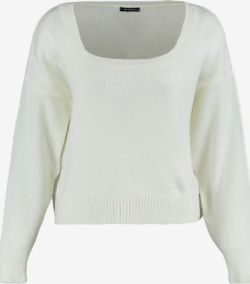 Trendyol Curve Sweater in Beige: front